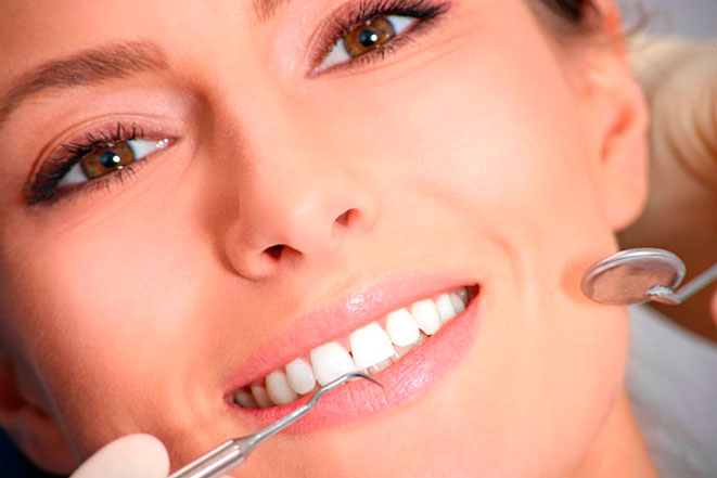 Чистка зубов в стоматологии Зууб